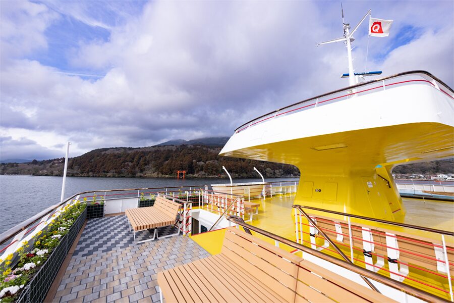 芦ノ湖　海賊船　遊覧船　違い