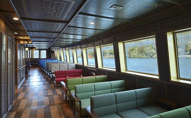 芦ノ湖　海賊船　遊覧船　違い